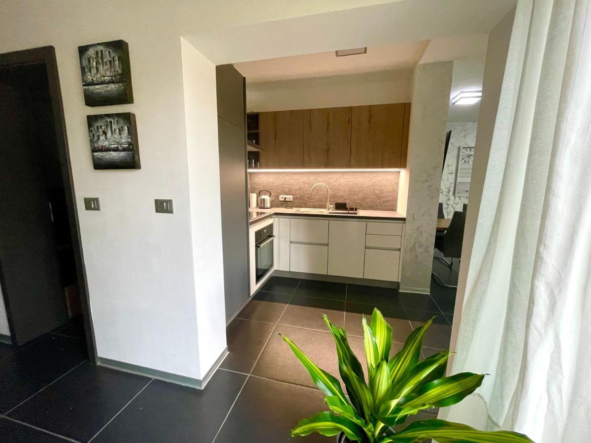 Apartmán Mega Prvacina Exteriér fotografie