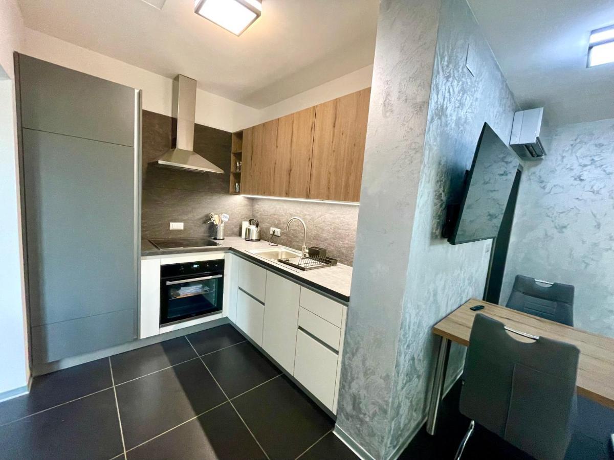Apartmán Mega Prvacina Exteriér fotografie